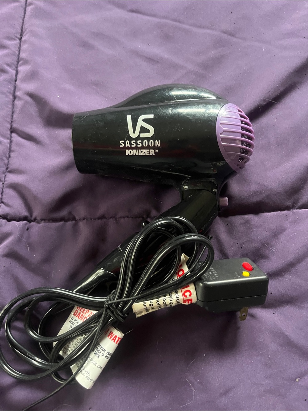 VS Sassoon Black + Purple Ionizer Travel Hair Dryer